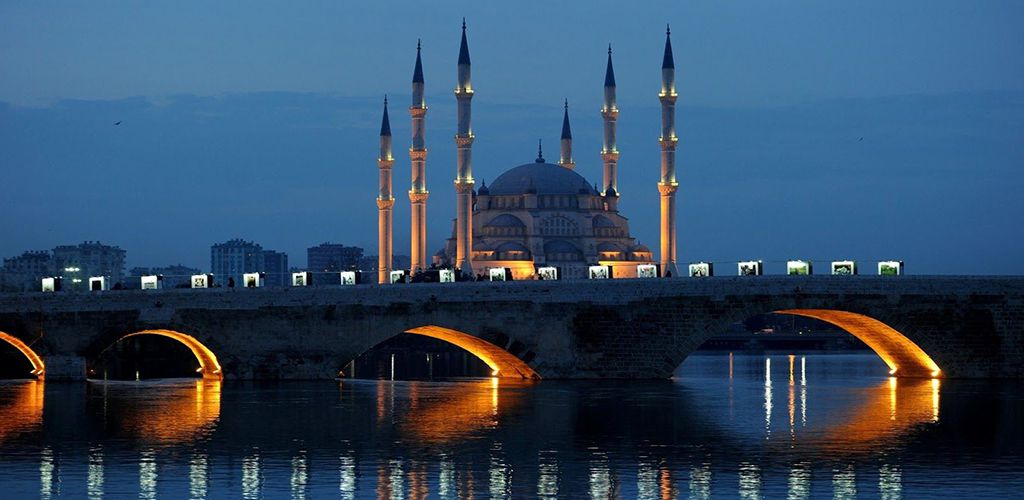 Doğu Akdeniz’de İki Eşsiz Durak: Borusan Oto'yla Adana ve Mersin'e.