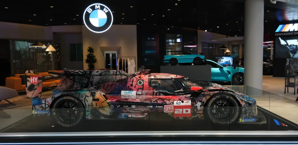 BMW Art Car World Tour: Sanat ve Mühendisliğin Kesişimi  