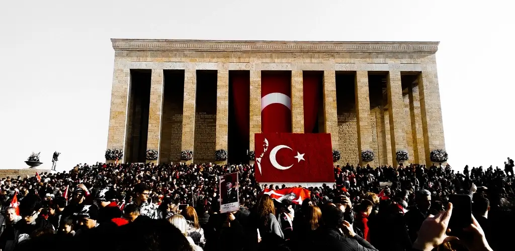 Atatürk’ü Anmak ve Anlamak: Türkiye Cumhuriyeti Devrimleri