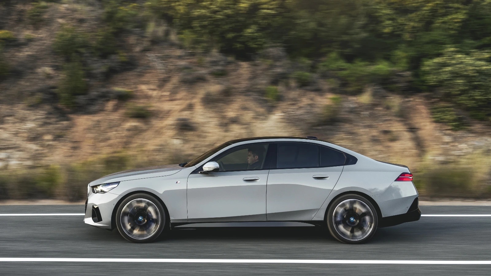 YENİ BMW 5 SERİSİ SEDAN.