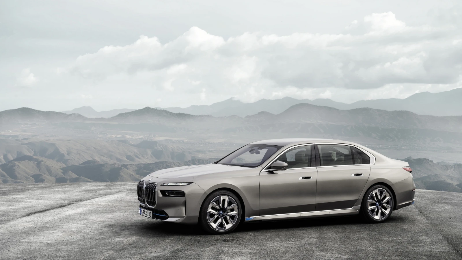 BMW 7 SERİSİ SEDAN.