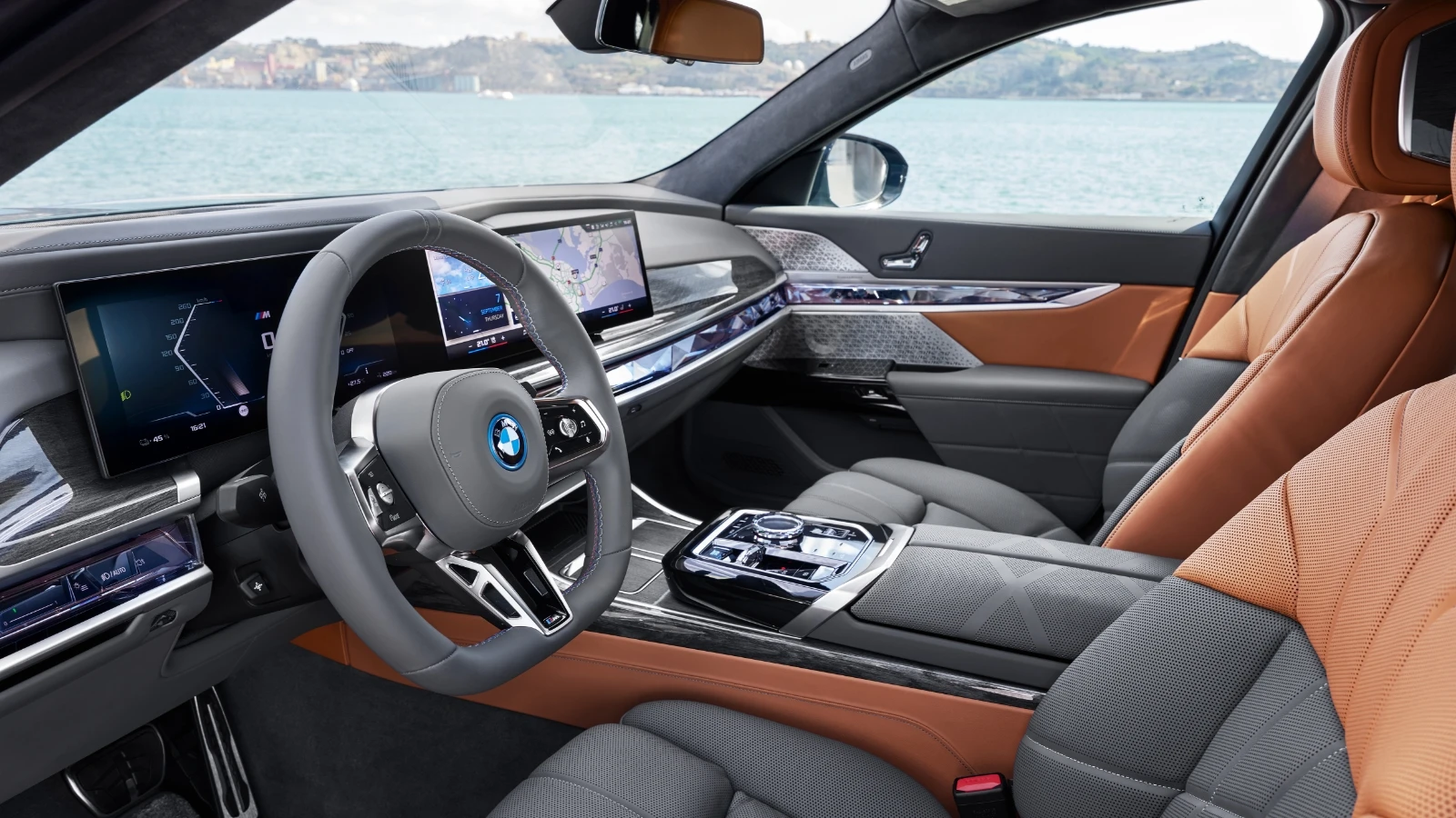 BMW i7.
