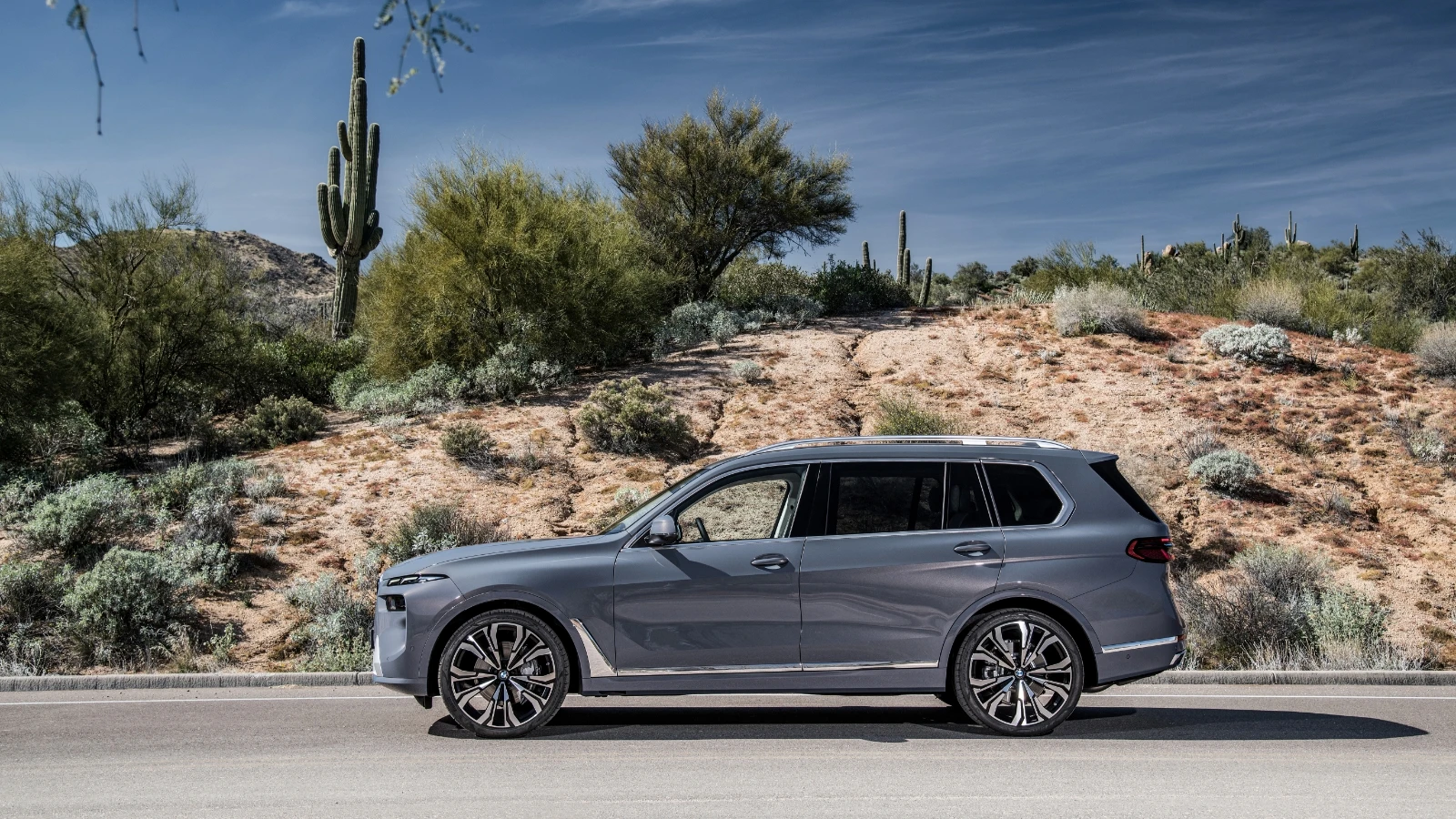 BMW X7.