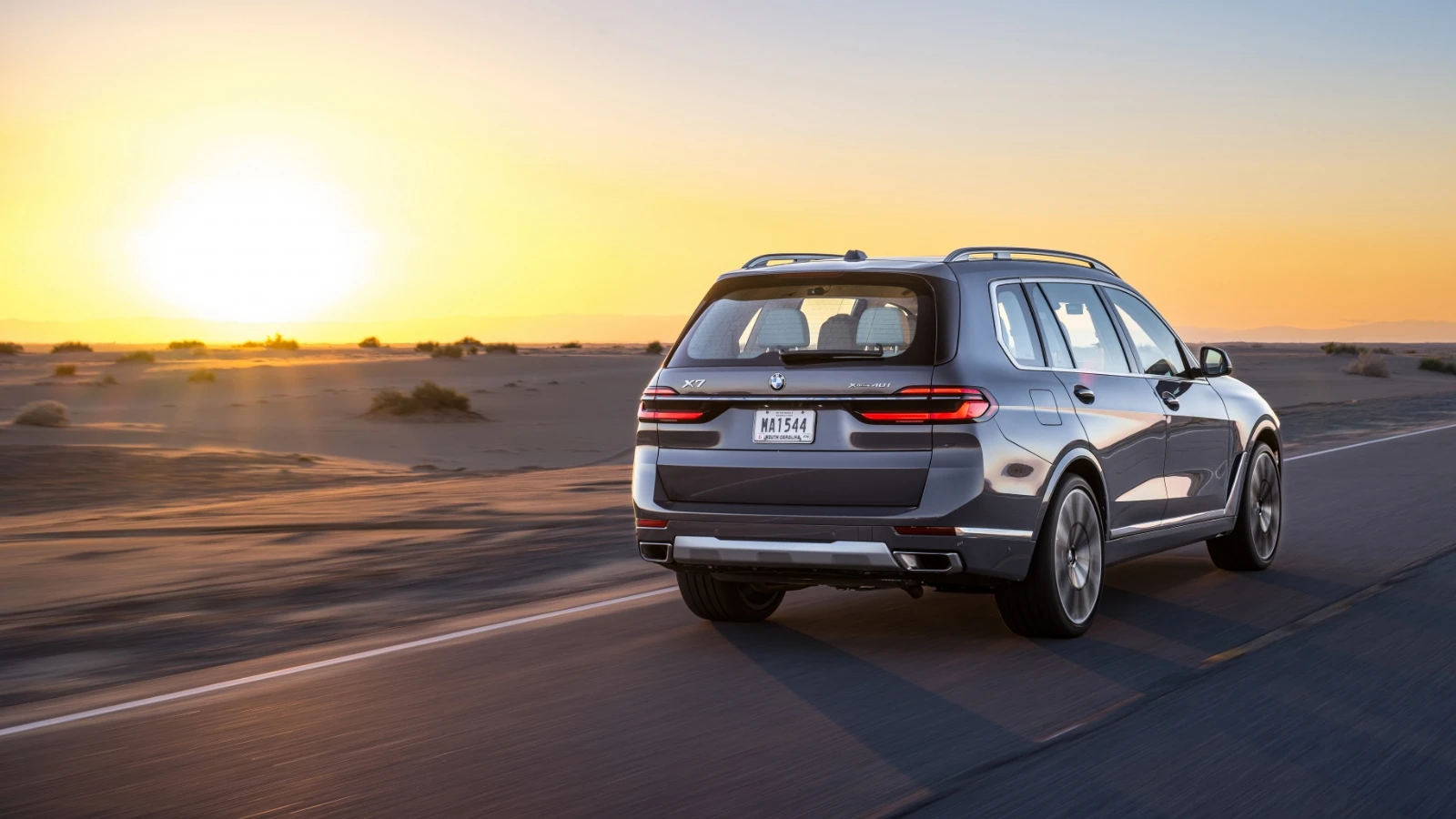 BMW X7.