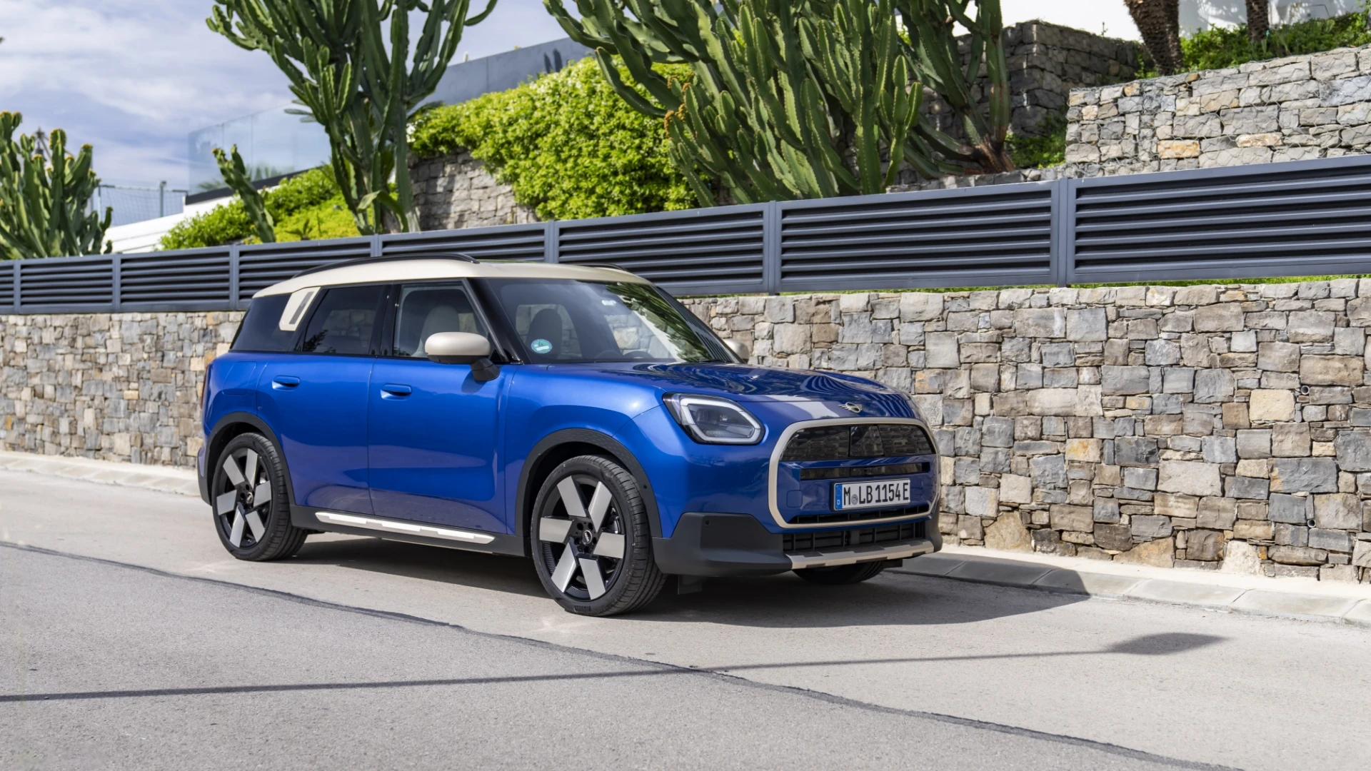 TAMAMEN ELEKTRİKLİ MINI COUNTRYMAN