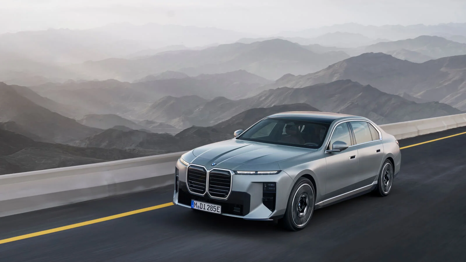 YENİ BMW i7 SEDAN.