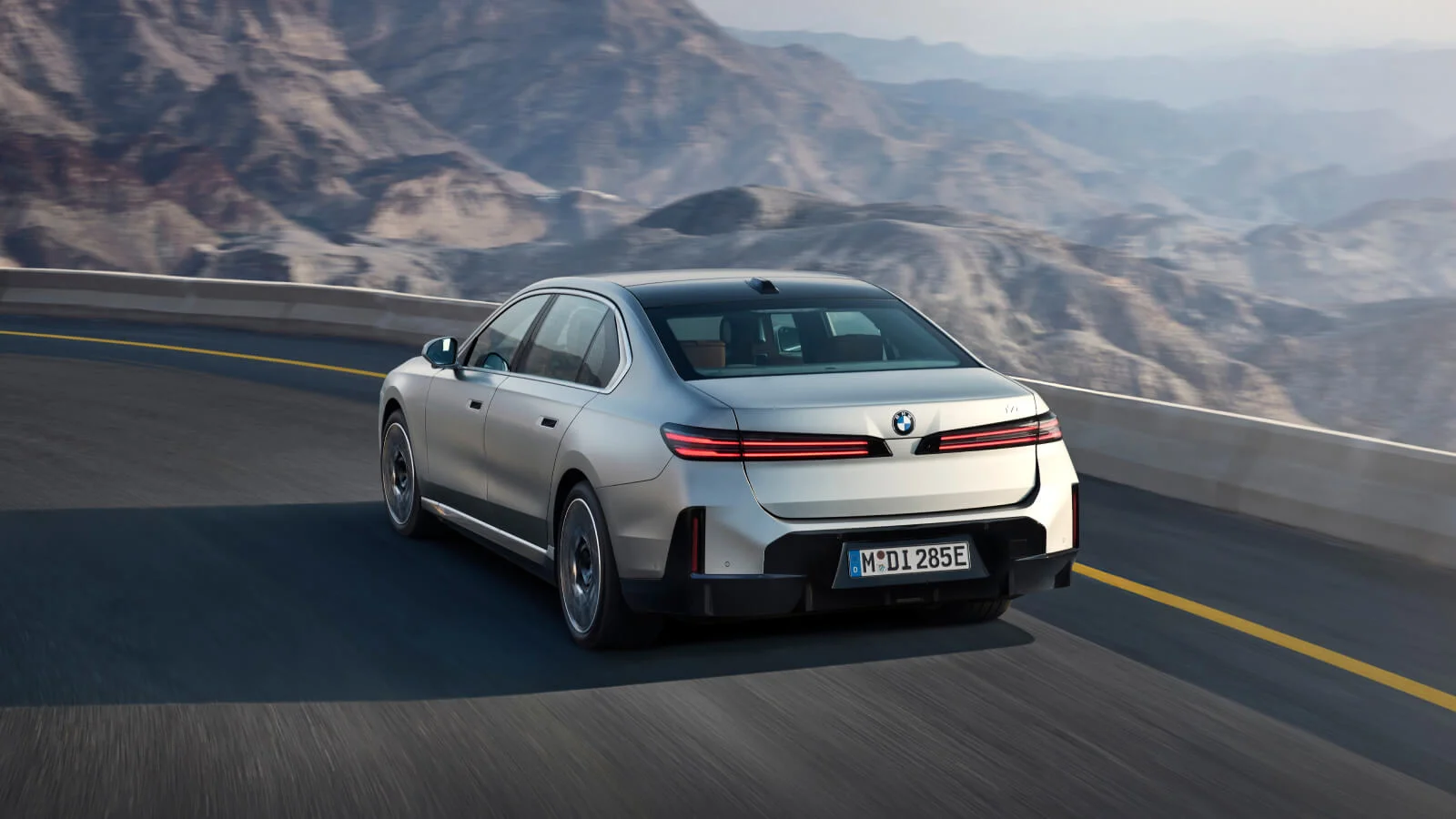 YENİ BMW i7 SEDAN.