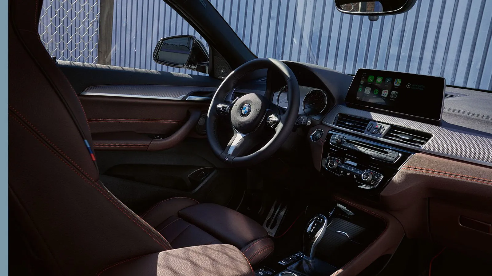 BMW X2.