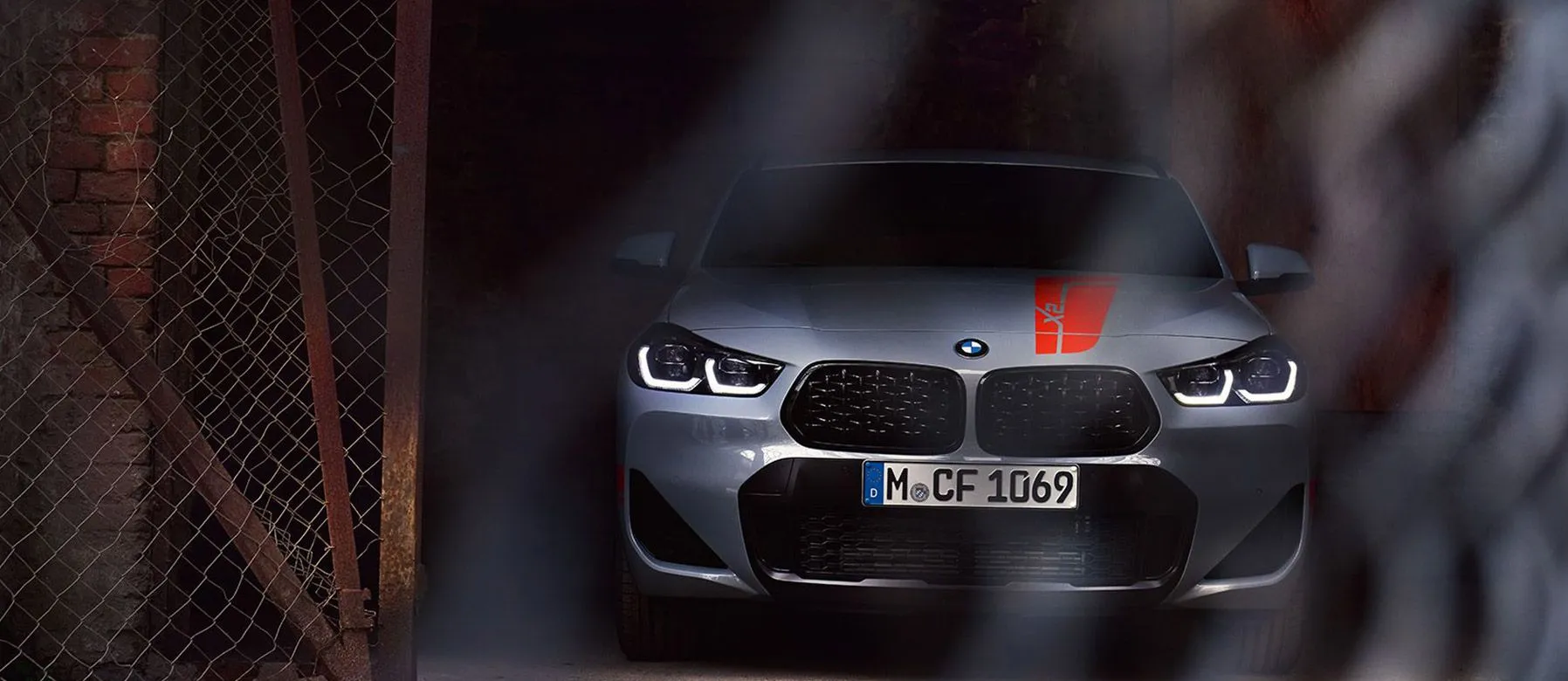 BMW X2.
