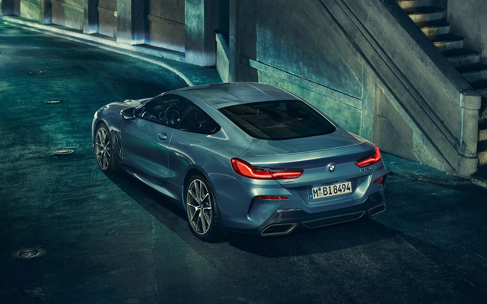 BMW 8 SERİSİ COUPÉ.